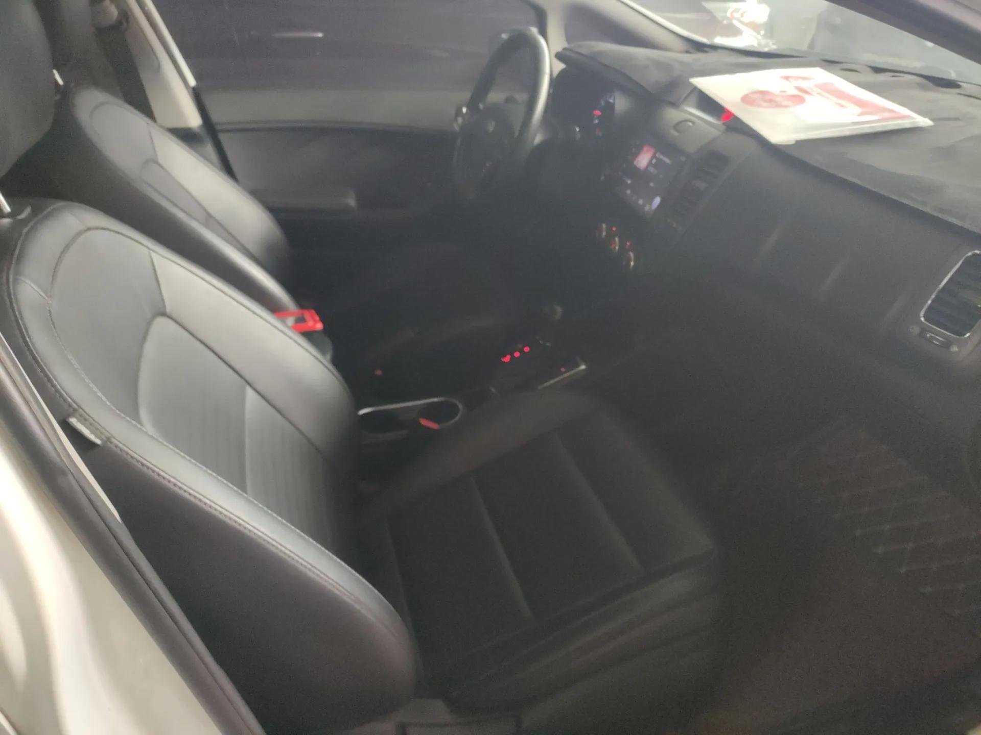 Kia K3 2017 1.6L Automatic 15th Anniversary Special Edition GLS — миниатюра 23