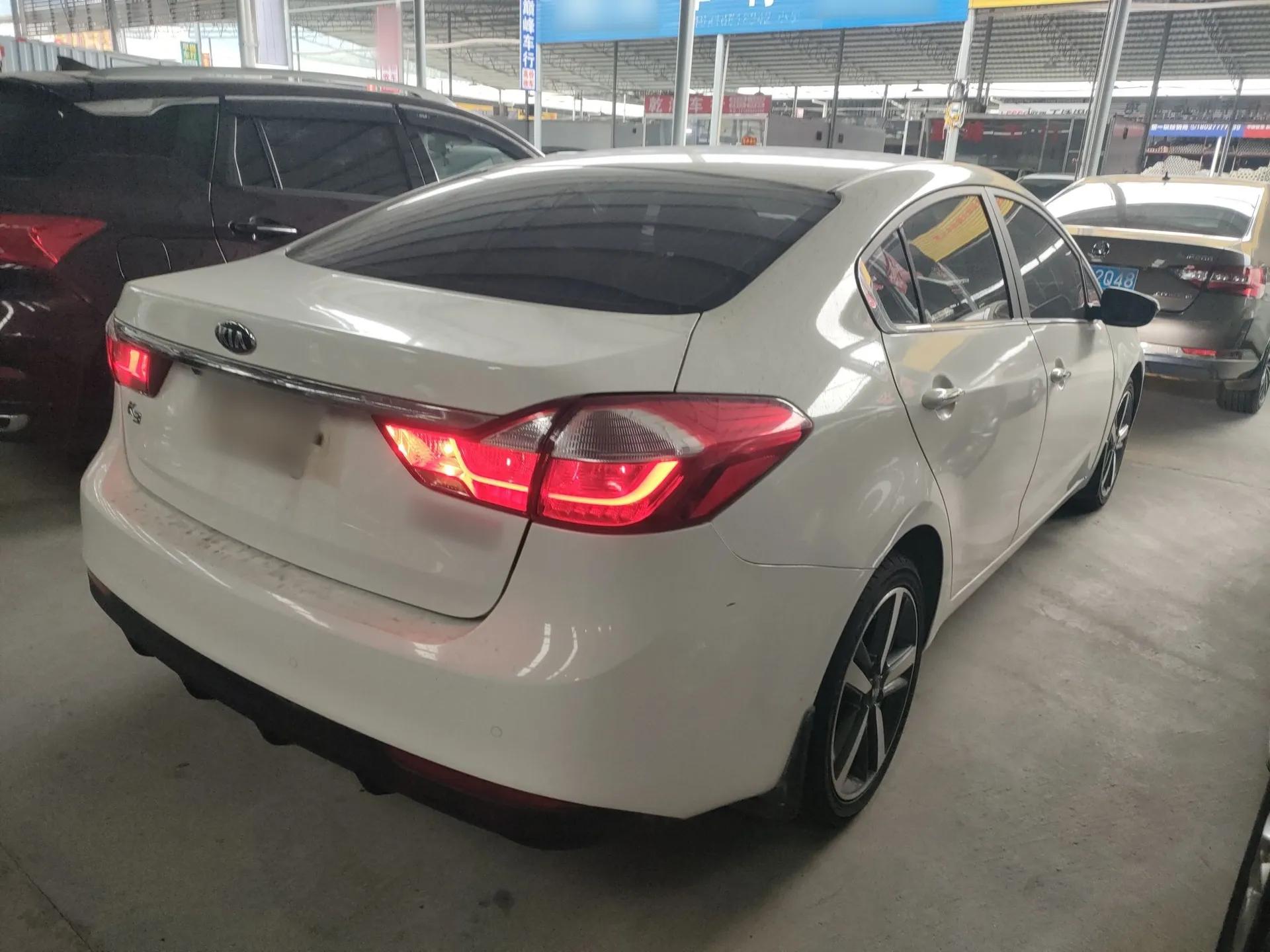 Kia K3 2017 1.6L Automatic 15th Anniversary Special Edition GLS — миниатюра 4