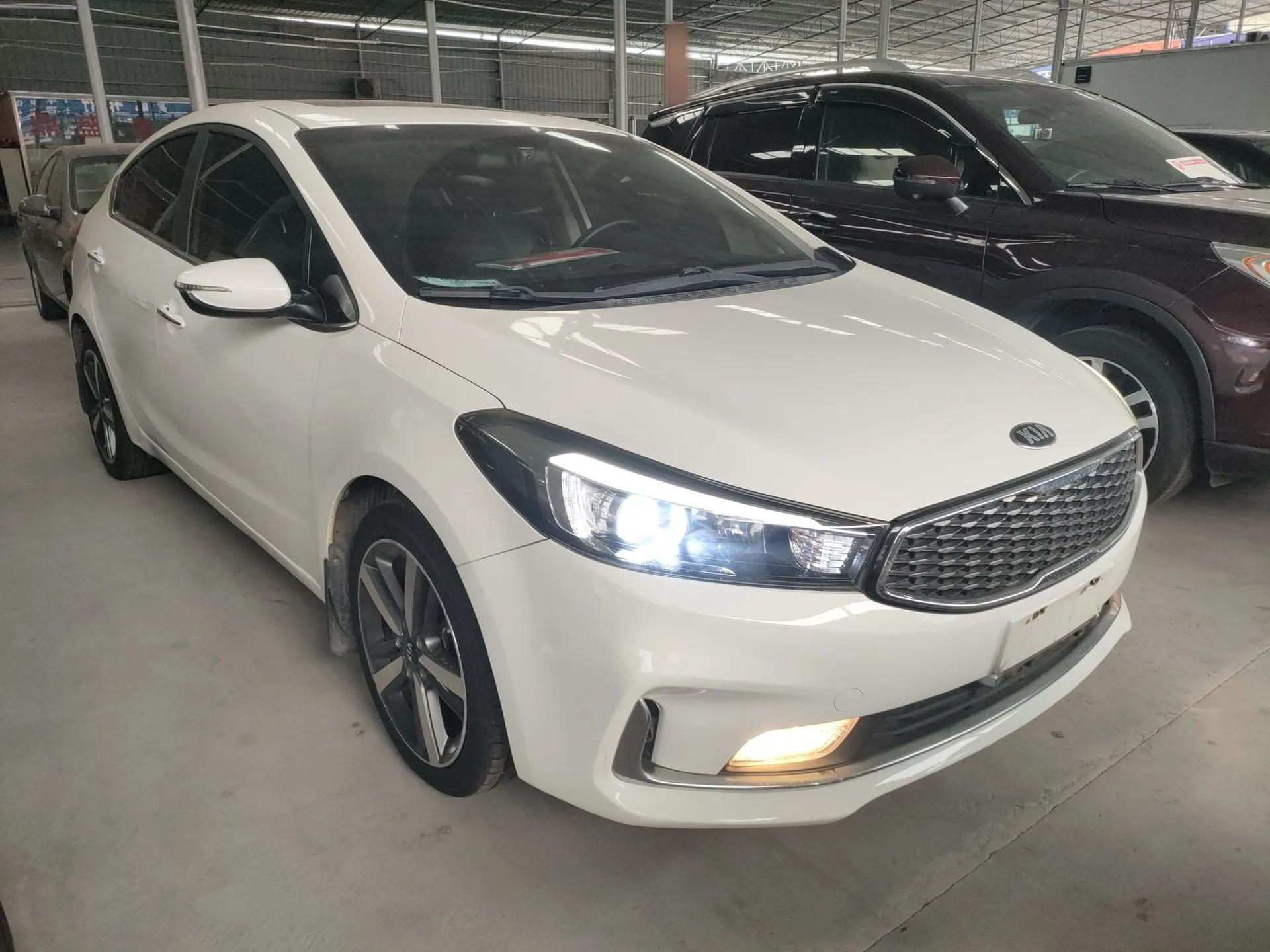 Kia K3 2017 1.6L Automatic 15th Anniversary Special Edition GLS — миниатюра 6