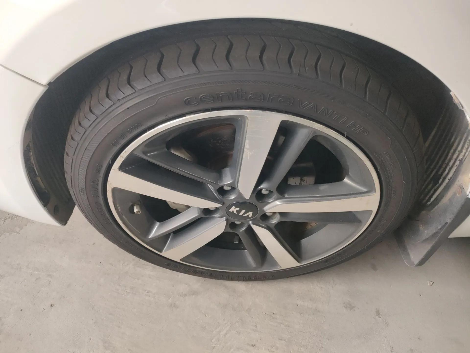 Kia K3 2017 1.6L Automatic 15th Anniversary Special Edition GLS — миниатюра 9