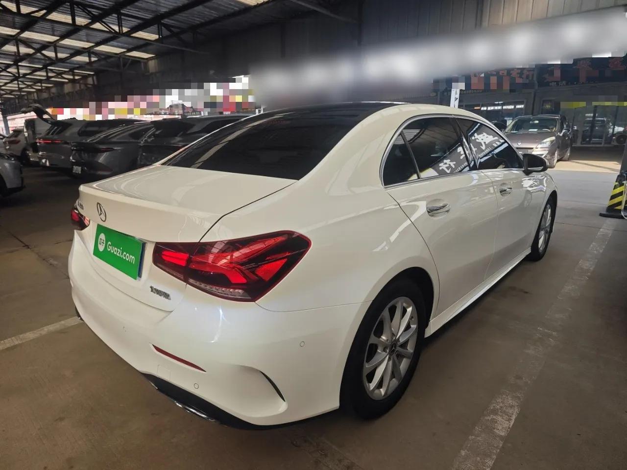 Mercedes-Benz A-Class 2020 A 200 L Sport Sedan — миниатюра 4