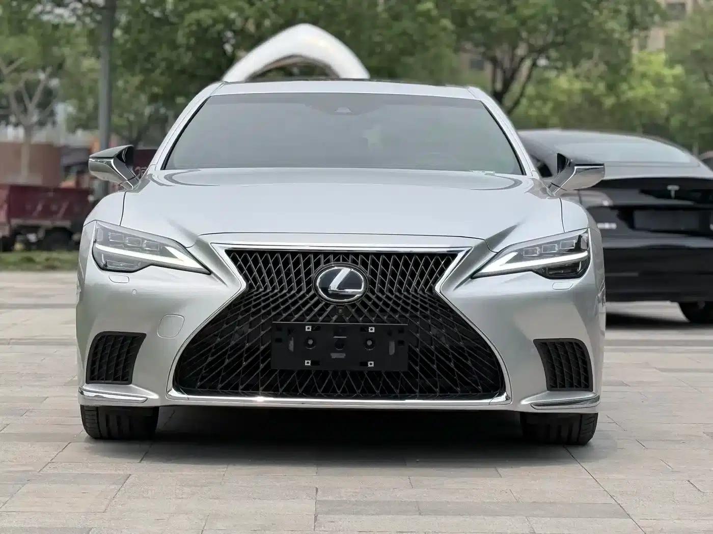 Lexus LS 2021 500h Premium Edition — миниатюра 2