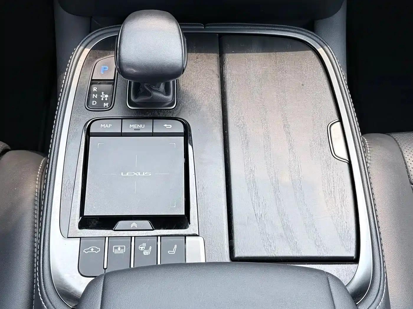 Lexus LS 2021 500h Premium Edition — миниатюра 17