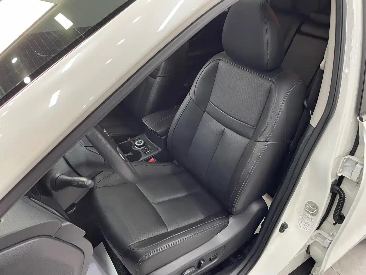 Nissan X-Trail 2021 2.5L CVT 4WD XL Intelligent Leading Edition — миниатюра 13