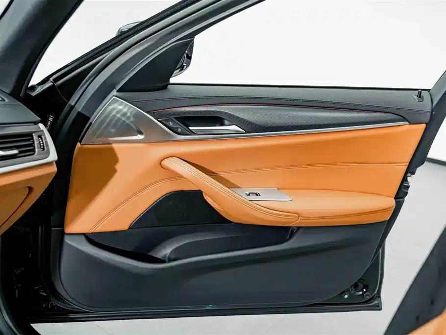 2022 BMW 5 Series (Imported) Facelift 525i M Sport Package — миниатюра 13