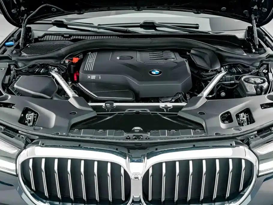 2022 BMW 5 Series (Imported) Facelift 525i M Sport Package — миниатюра 22