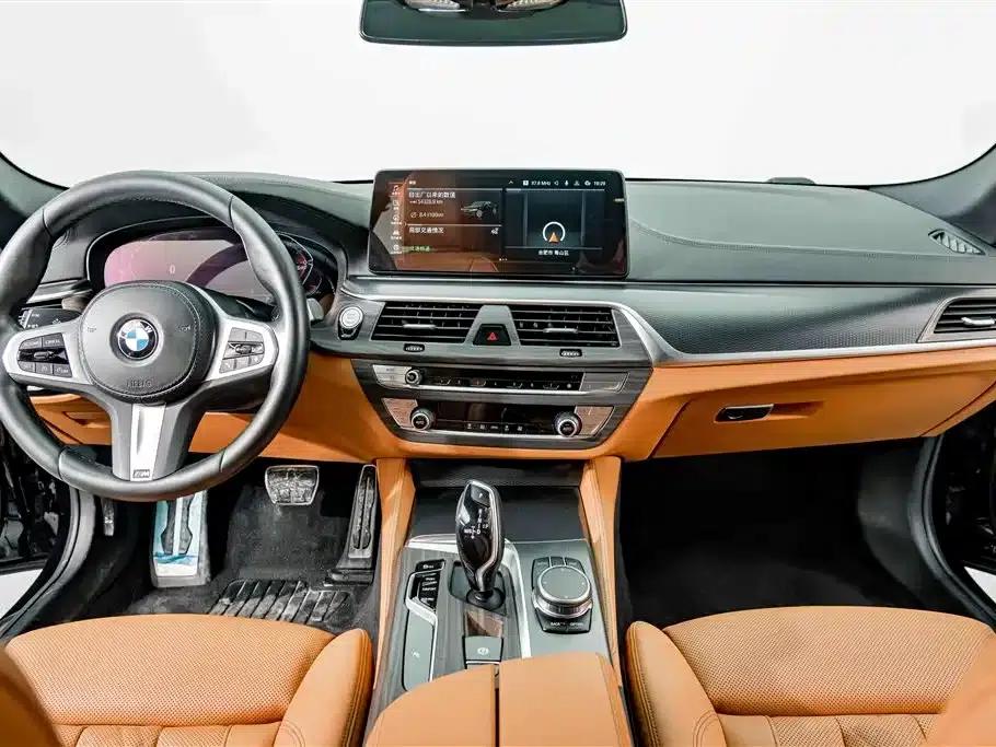 2022 BMW 5 Series (Imported) Facelift 525i M Sport Package — миниатюра 10
