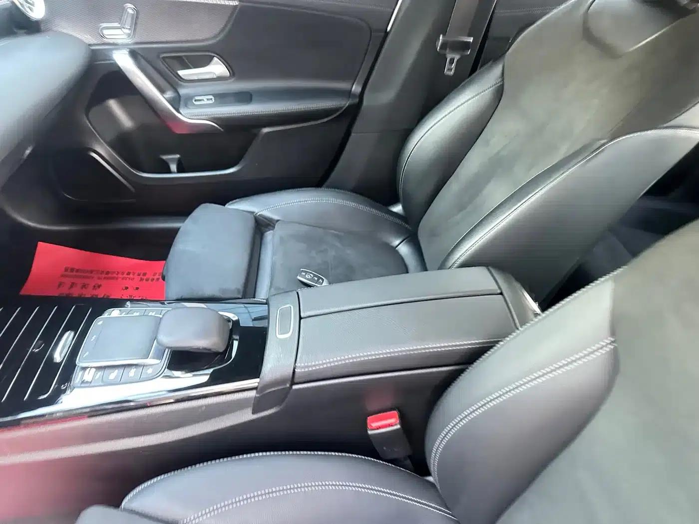Mercedes-Benz A-Class 2022 Facelift III A 200 L Sport Sedan Fashion Edition — миниатюра 11
