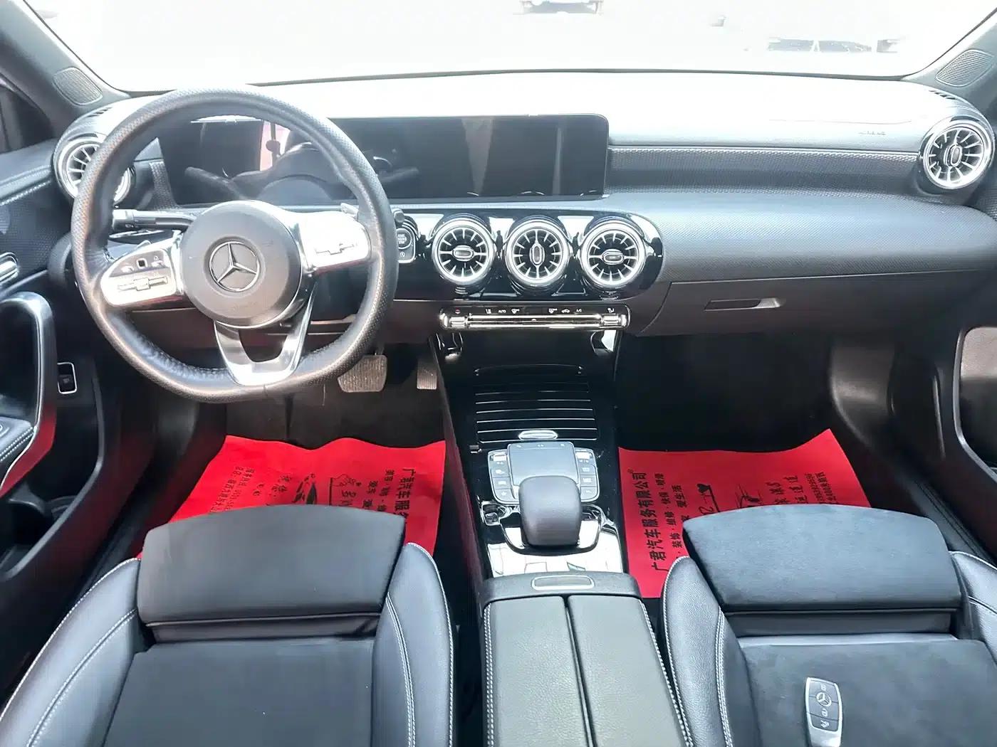 Mercedes-Benz A-Class 2022 Facelift III A 200 L Sport Sedan Fashion Edition — миниатюра 8