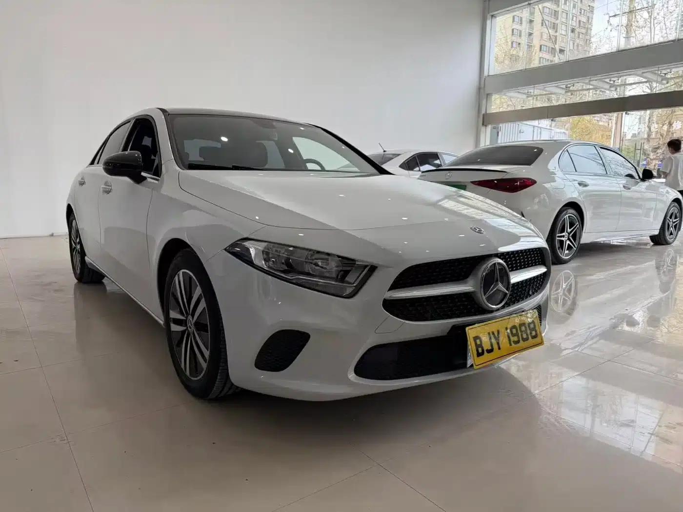 Mercedes-Benz A-Class 2020 Facelift A 180 L Sport Sedan — миниатюра 3