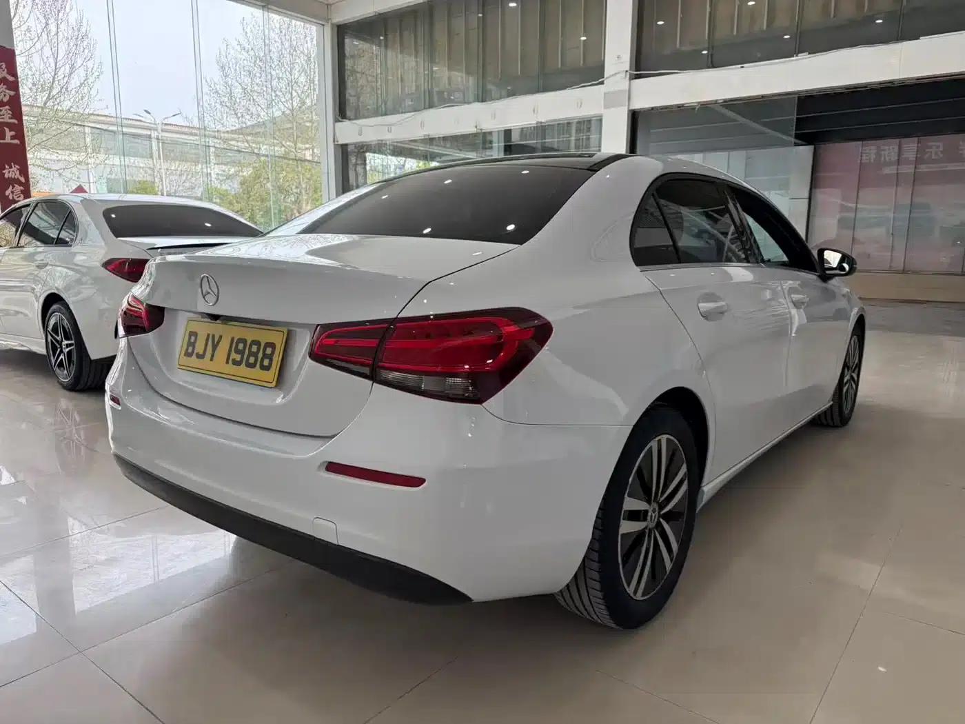 Mercedes-Benz A-Class 2020 Facelift A 180 L Sport Sedan — миниатюра 7