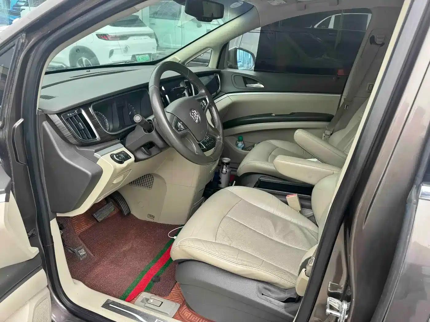 Buick GL8 2013 3.0L XT Luxury Business Flagship Edition — миниатюра 3