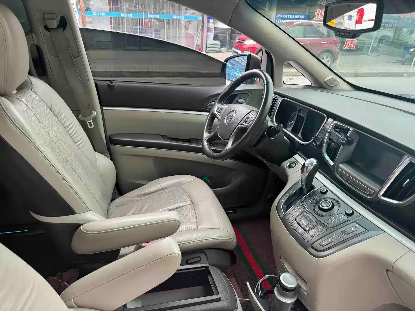 Buick GL8 2013 3.0L XT Luxury Business Flagship Edition — миниатюра 5