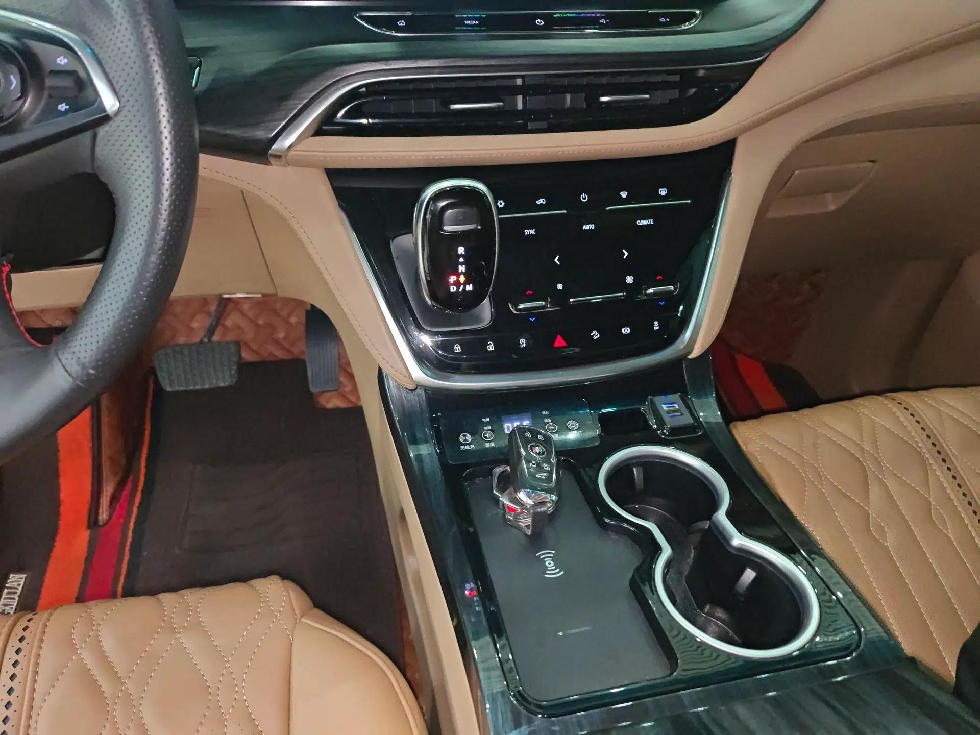 Buick GL8 2020 ES Land Cruiser 653T Luxury Model — миниатюра 17