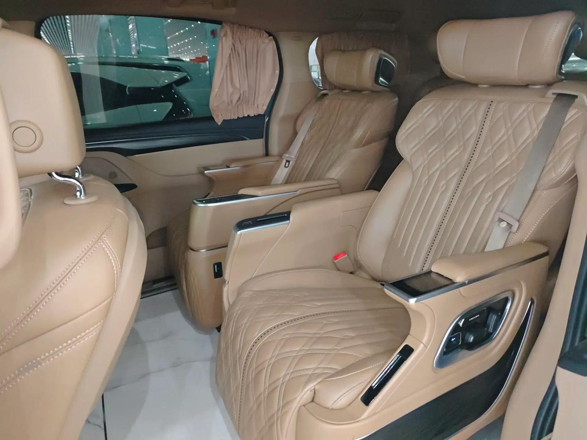 Buick GL8 2020 ES Land Cruiser 653T Luxury Model — миниатюра 20