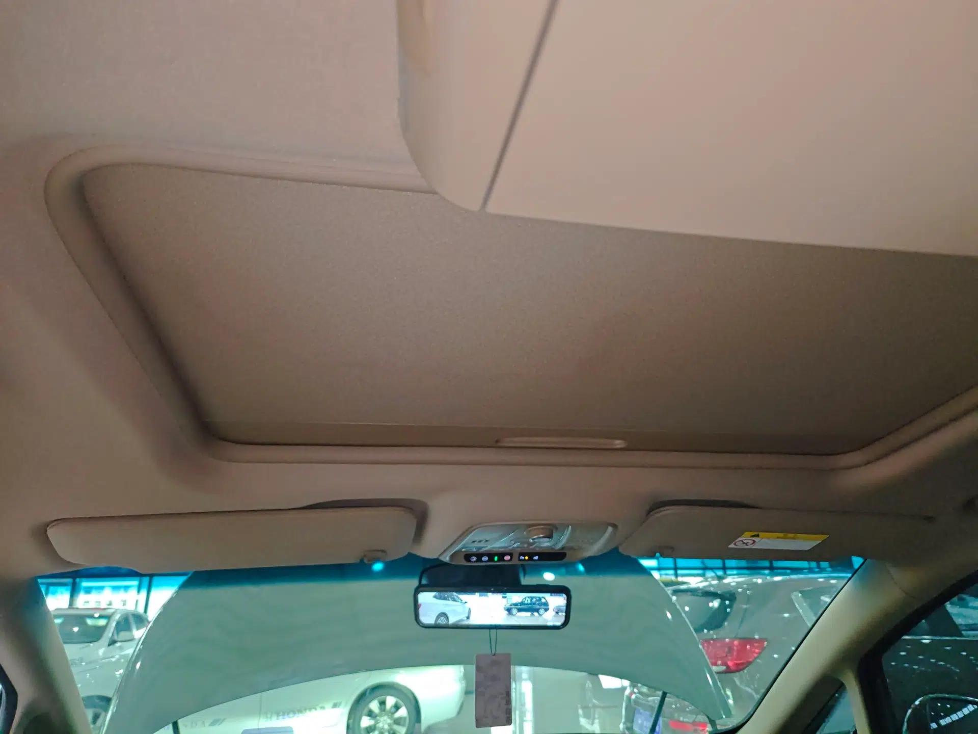 Buick GL8 2020 ES Land Cruiser 653T Luxury Model — миниатюра 21