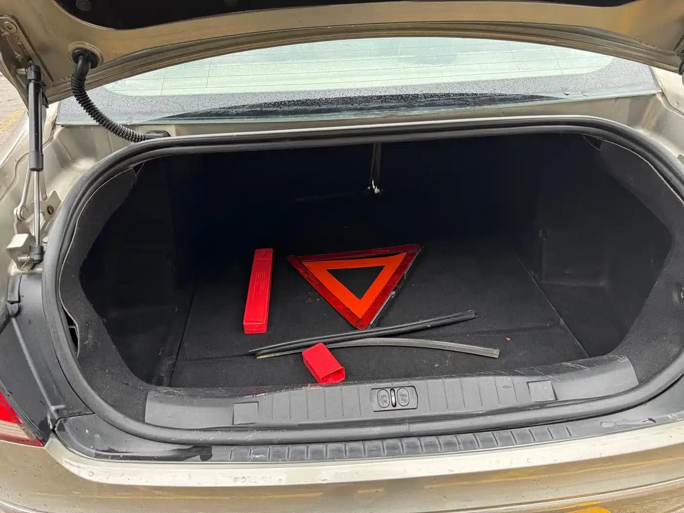 Peugeot 408 2011 2.0L Automatic Comfort Edition — миниатюра 15