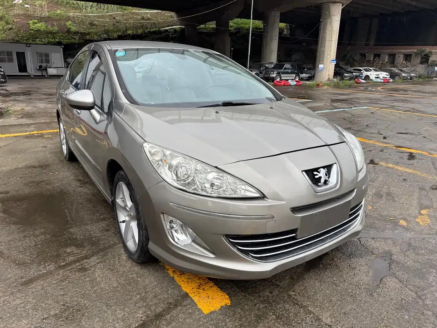 Peugeot 408 2011 2.0L Automatic Comfort Edition — миниатюра 3