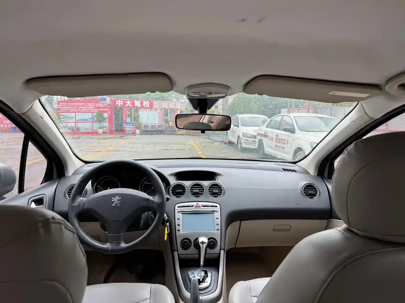 Peugeot 408 2011 2.0L Automatic Comfort Edition — миниатюра 7