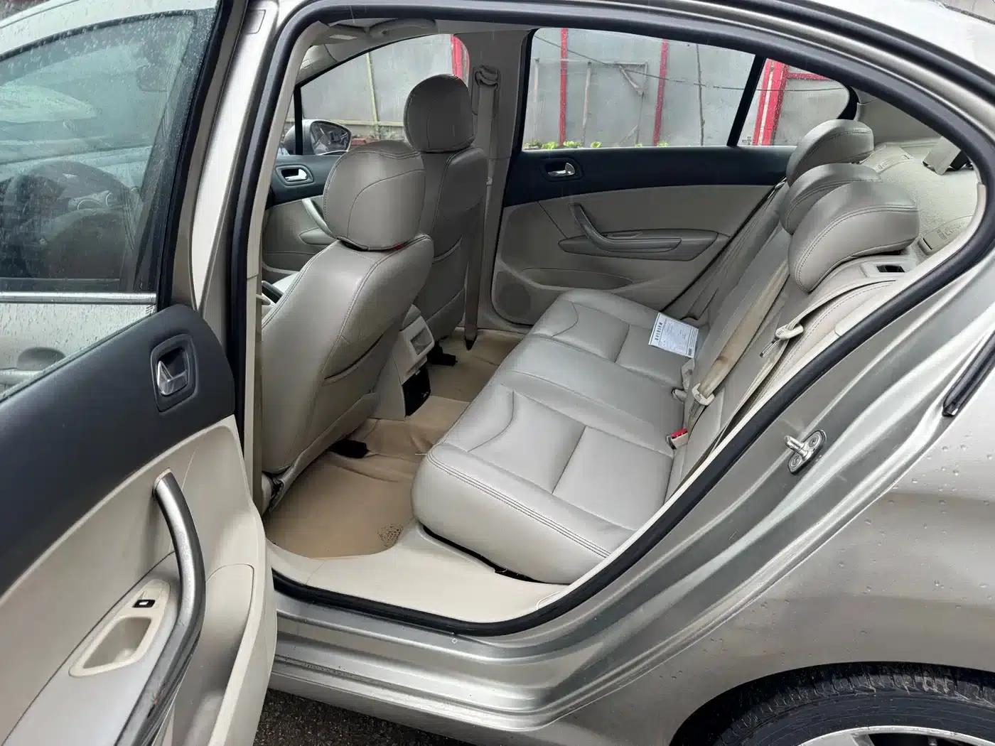 Peugeot 408 2011 2.0L Automatic Comfort Edition — миниатюра 8