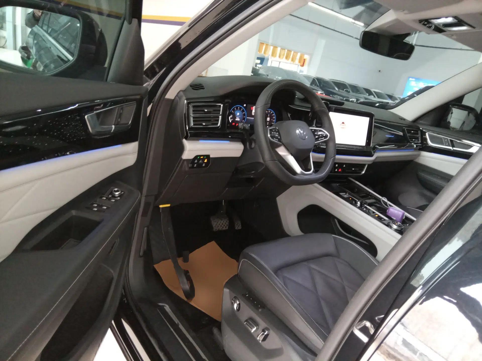 Volkswagen Teramont 2024 380TSI Four-Wheel Drive Prestige Luxury Edition — миниатюра 18