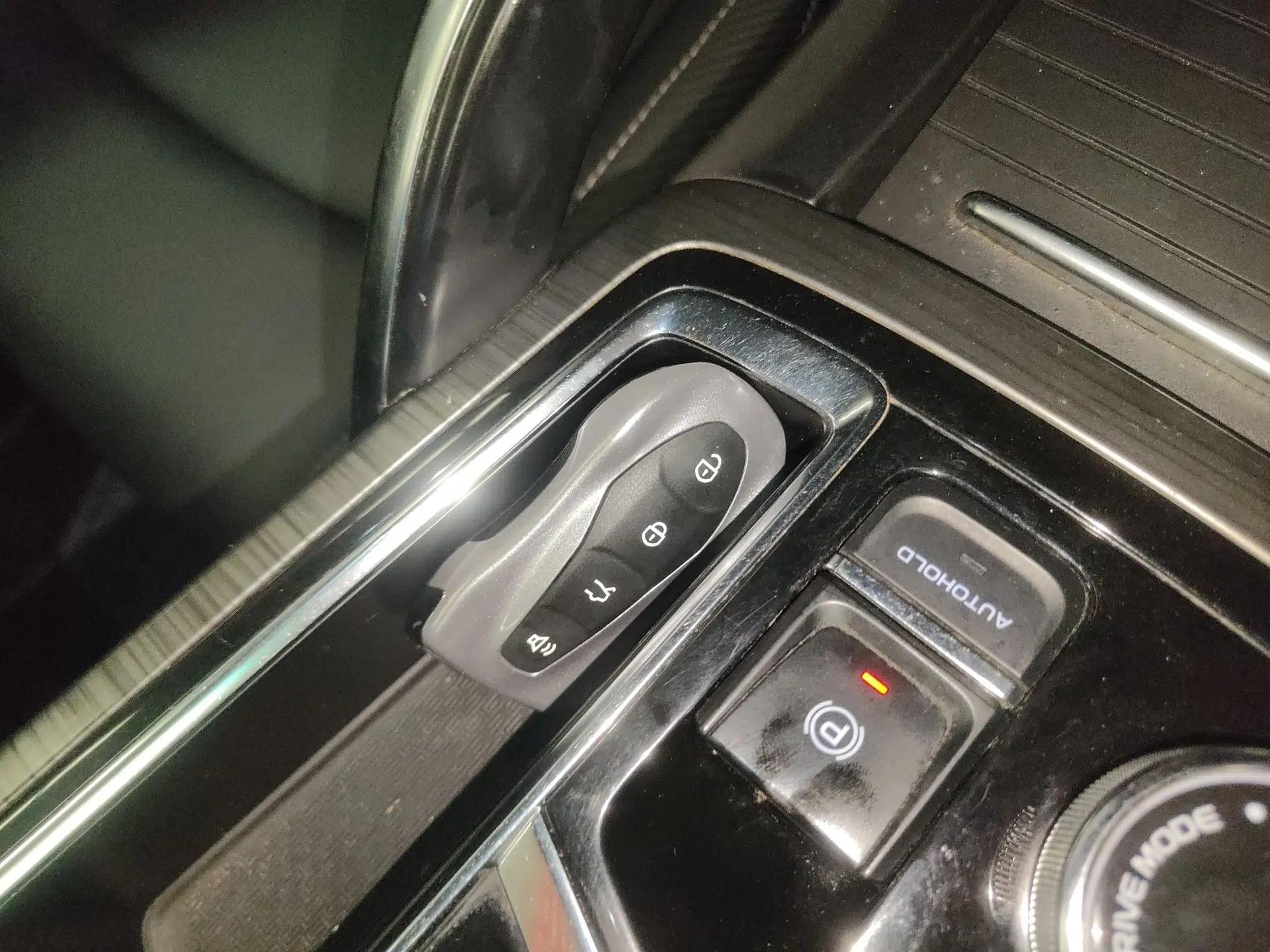 Geely Auto Emgrand X7 Sport 2020 1.8TD DCT Smart Connect PRO — миниатюра 12