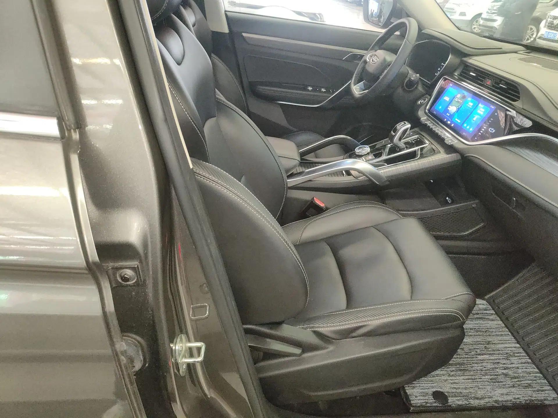 Geely Auto Emgrand X7 Sport 2020 1.8TD DCT Smart Connect PRO — миниатюра 23