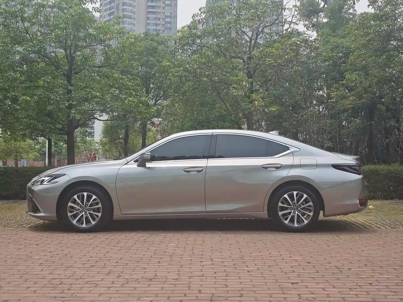 Lexus ES 2025 200 Premium Edition — миниатюра 4
