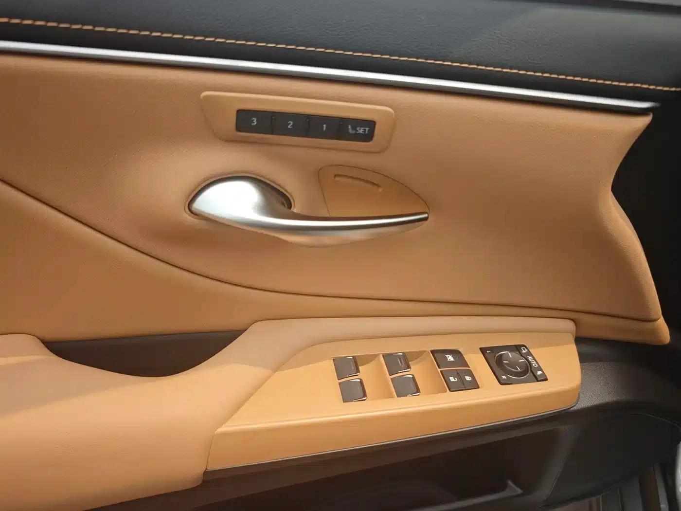 Lexus ES 2025 200 Premium Edition — миниатюра 10