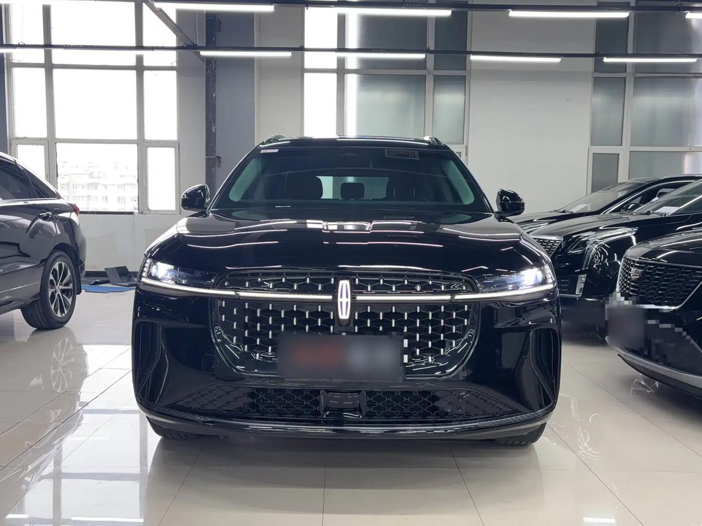 Lincoln Nautilus 2025 2.0T All-Wheel-Drive Luxury Hybrid Edition — миниатюра 2