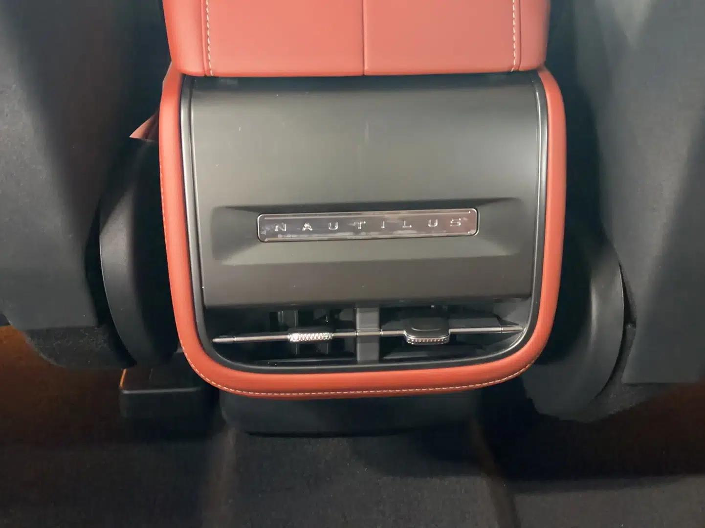 Lincoln Nautilus 2025 2.0T All-Wheel-Drive Luxury Hybrid Edition — миниатюра 14