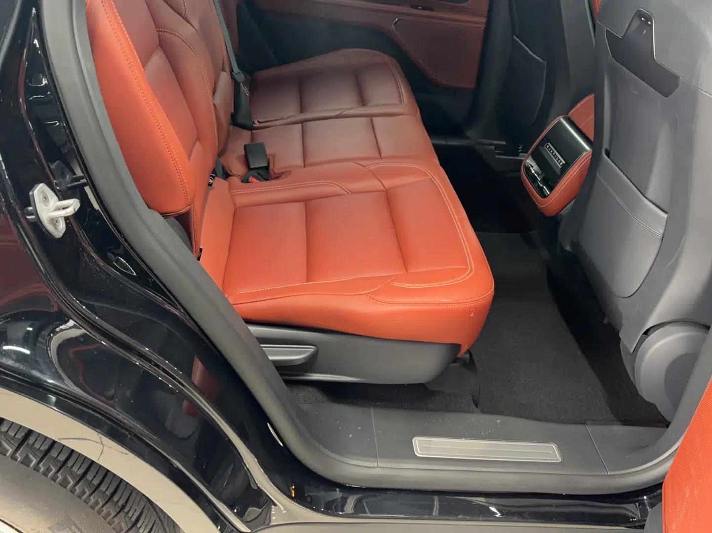Lincoln Nautilus 2025 2.0T All-Wheel-Drive Luxury Hybrid Edition — миниатюра 21