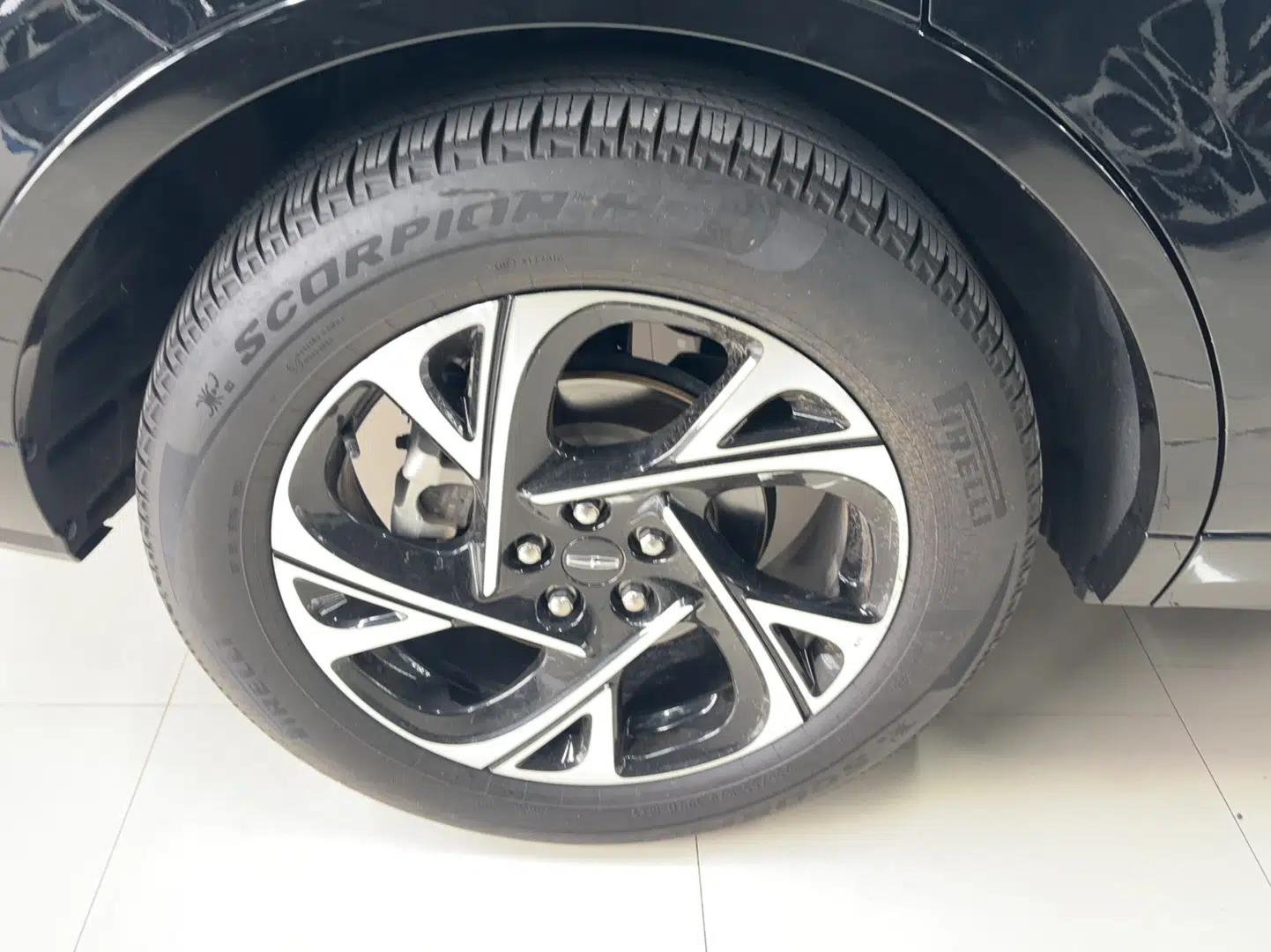 Lincoln Nautilus 2025 2.0T All-Wheel-Drive Luxury Hybrid Edition — миниатюра 23