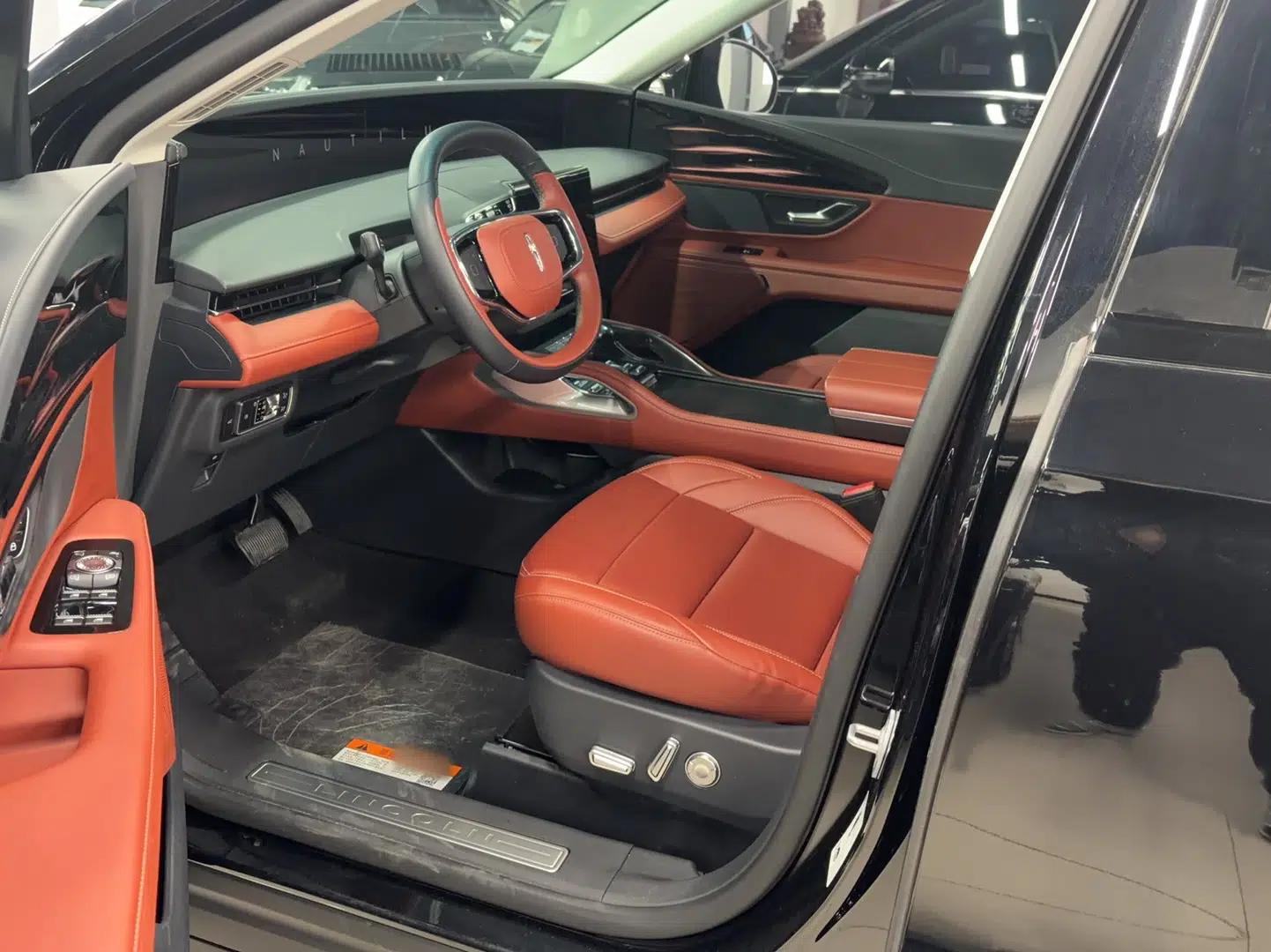 Lincoln Nautilus 2025 2.0T All-Wheel-Drive Luxury Hybrid Edition — миниатюра 10