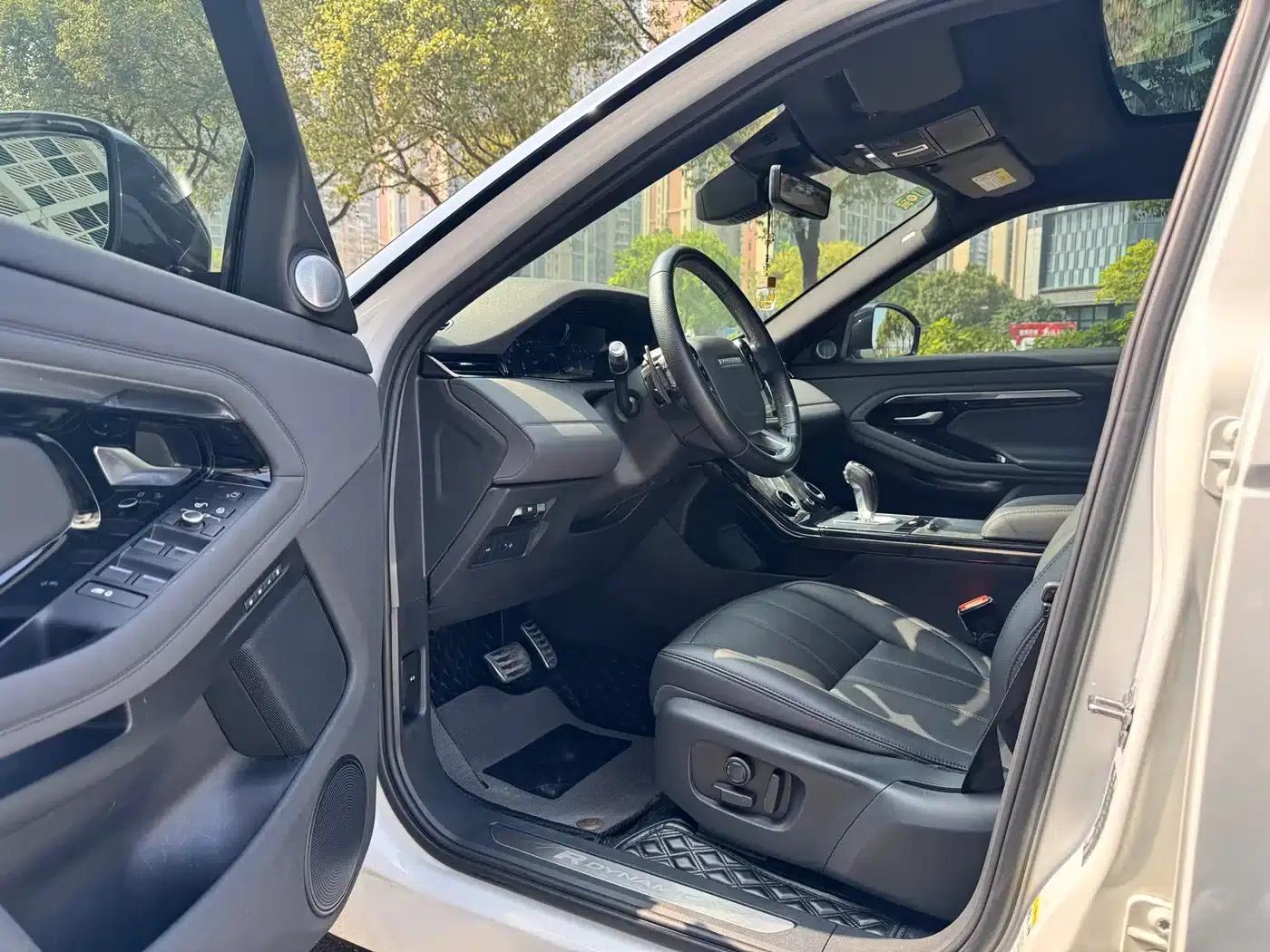 Range Rover Evoque 2020 249PS R-DYNAMIC SE Sport Tech Edition — миниатюра 4