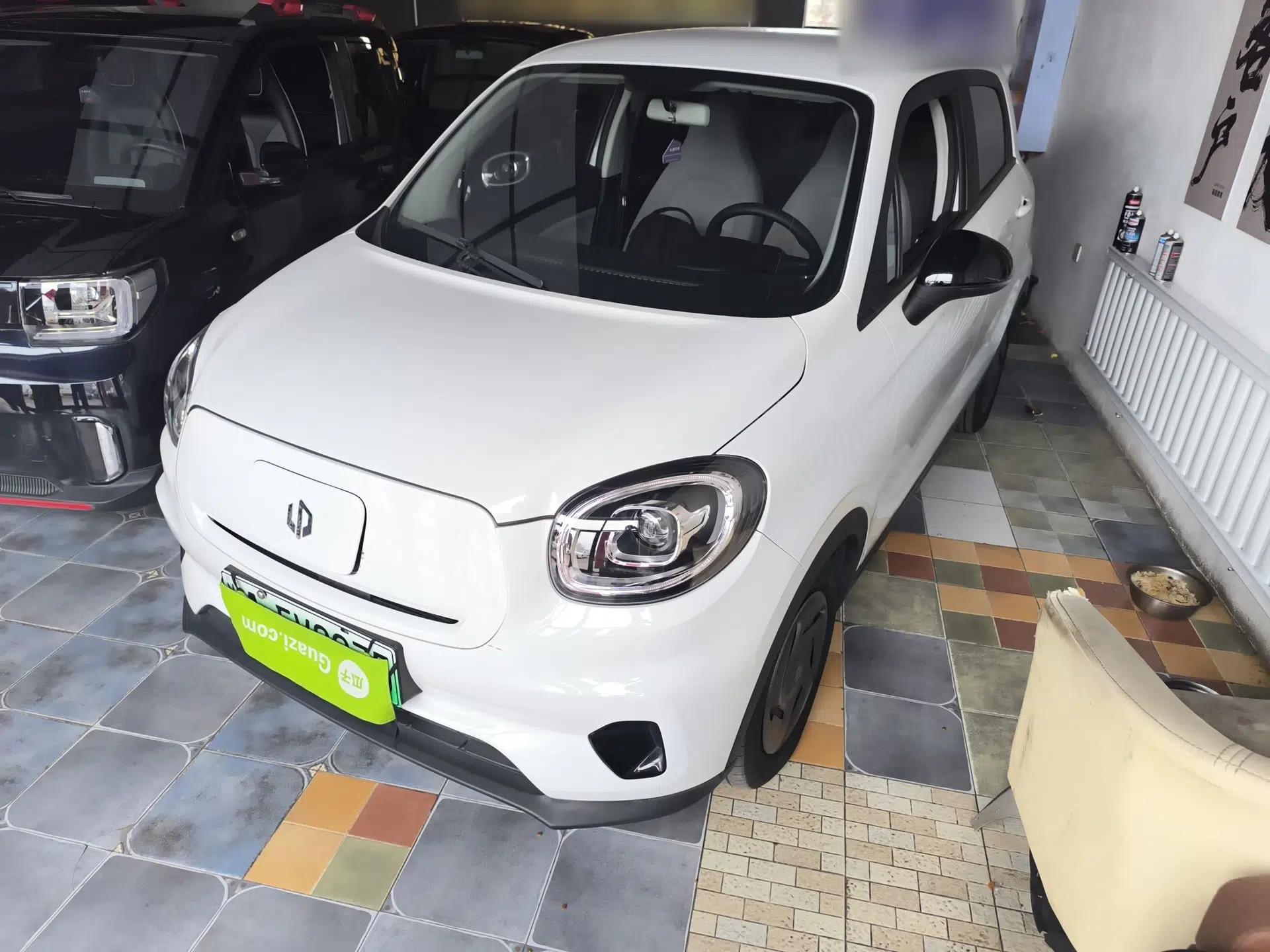 Leapmotor T03 2023 200 Lite Edition — миниатюра 1