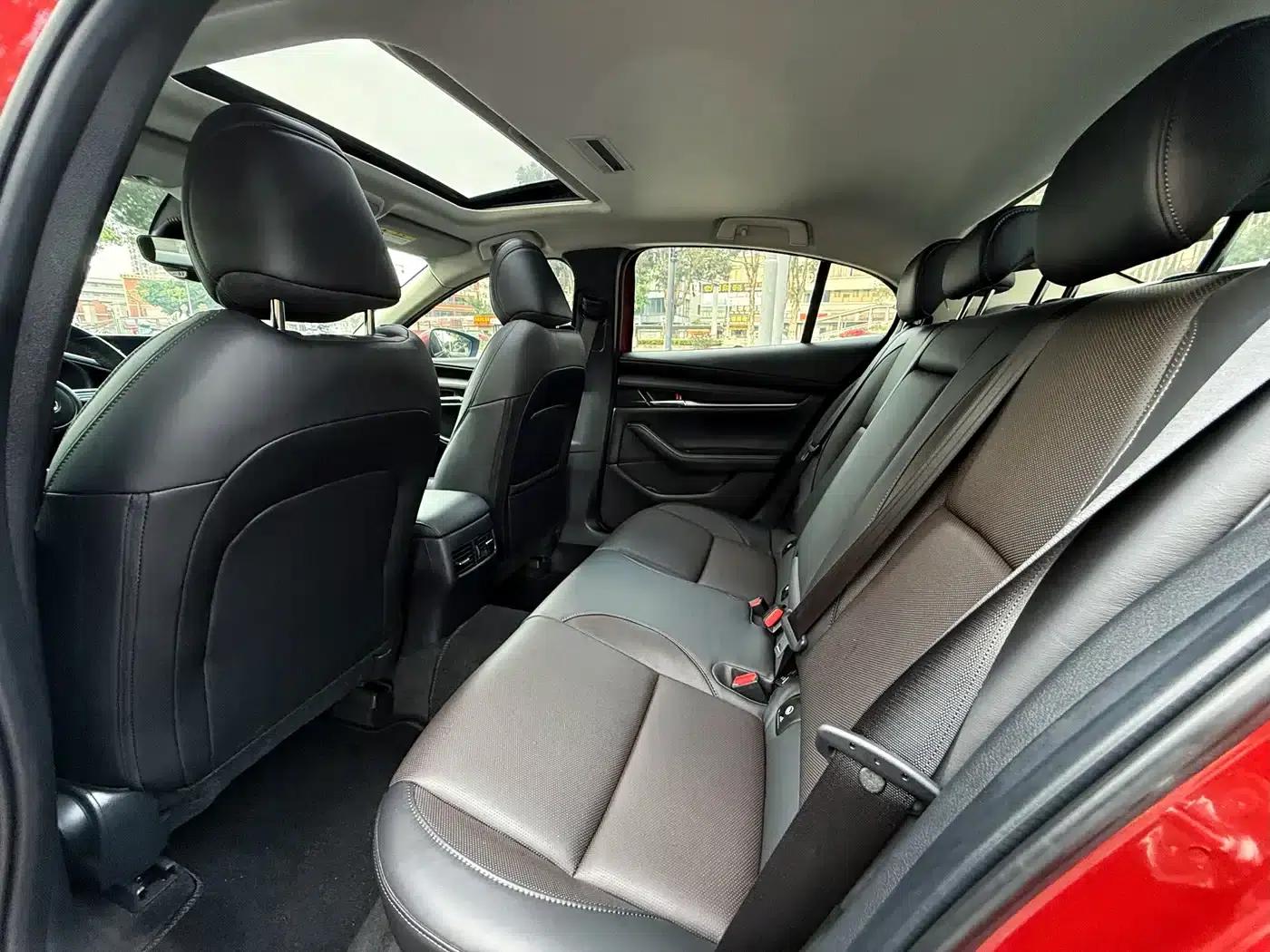 Mazda3 Axela 2021 2.0L Automatic Premium Edition — миниатюра 13