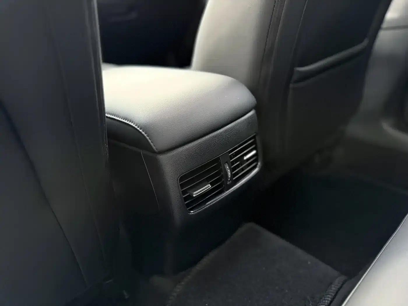 Mazda3 Axela 2021 2.0L Automatic Premium Edition — миниатюра 16