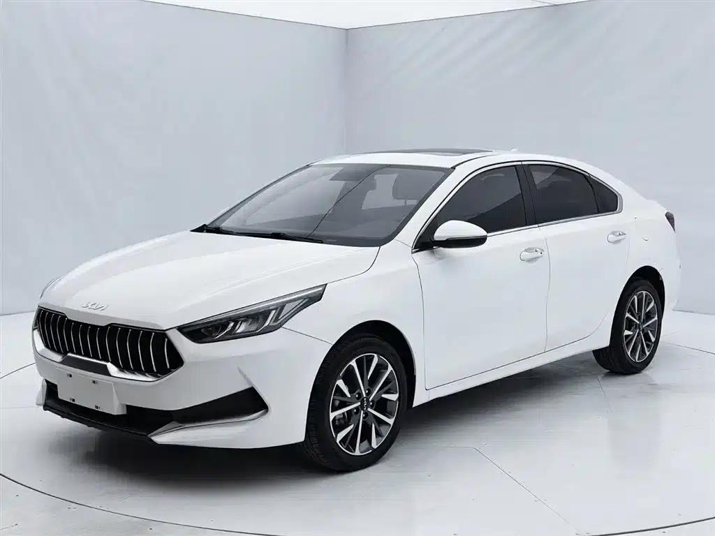 Kia K3 2021 Facelift 1.5L CVT Fashion Edition — миниатюра 1