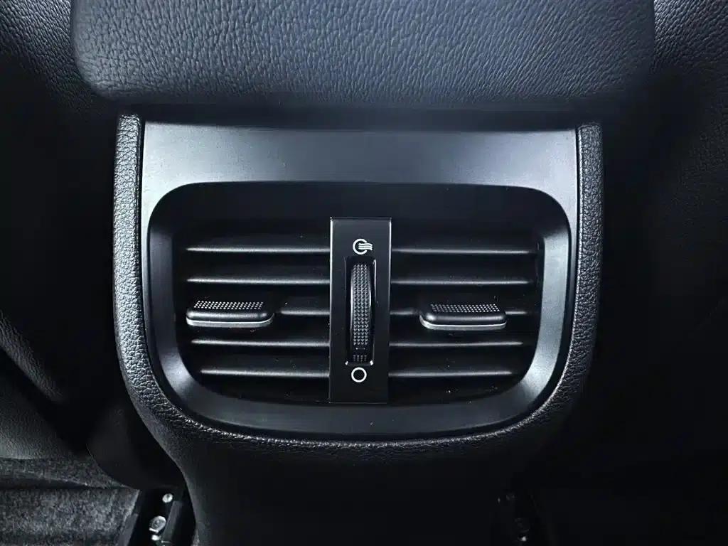 Kia K3 2021 Facelift 1.5L CVT Fashion Edition — миниатюра 24
