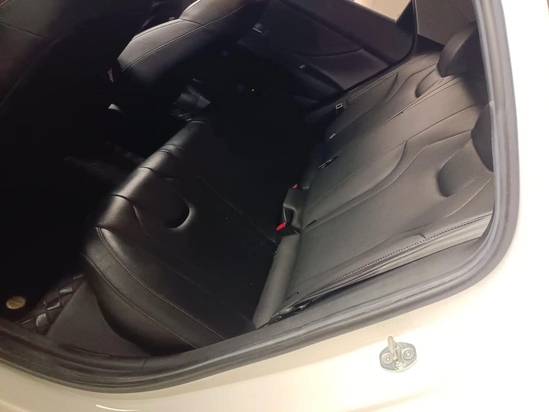 Hyundai Elantra 2021 1.5L CVT LUX Prestige Edition — миниатюра 20