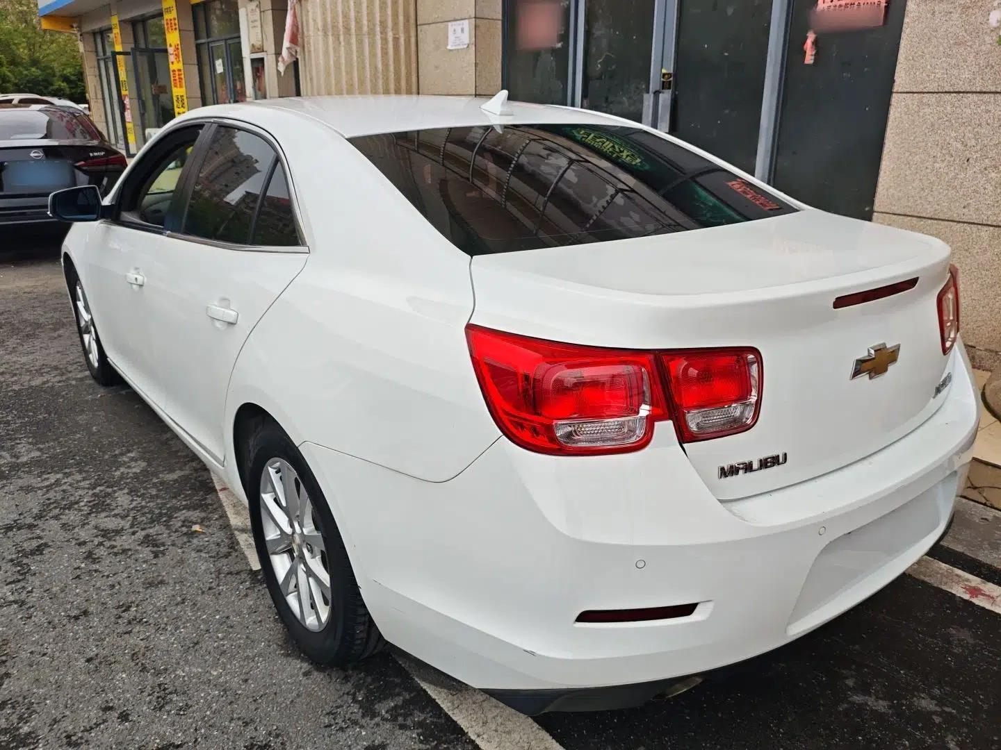 Chevrolet Malibu 2014 2.0L Automatic Luxury Edition — миниатюра 4
