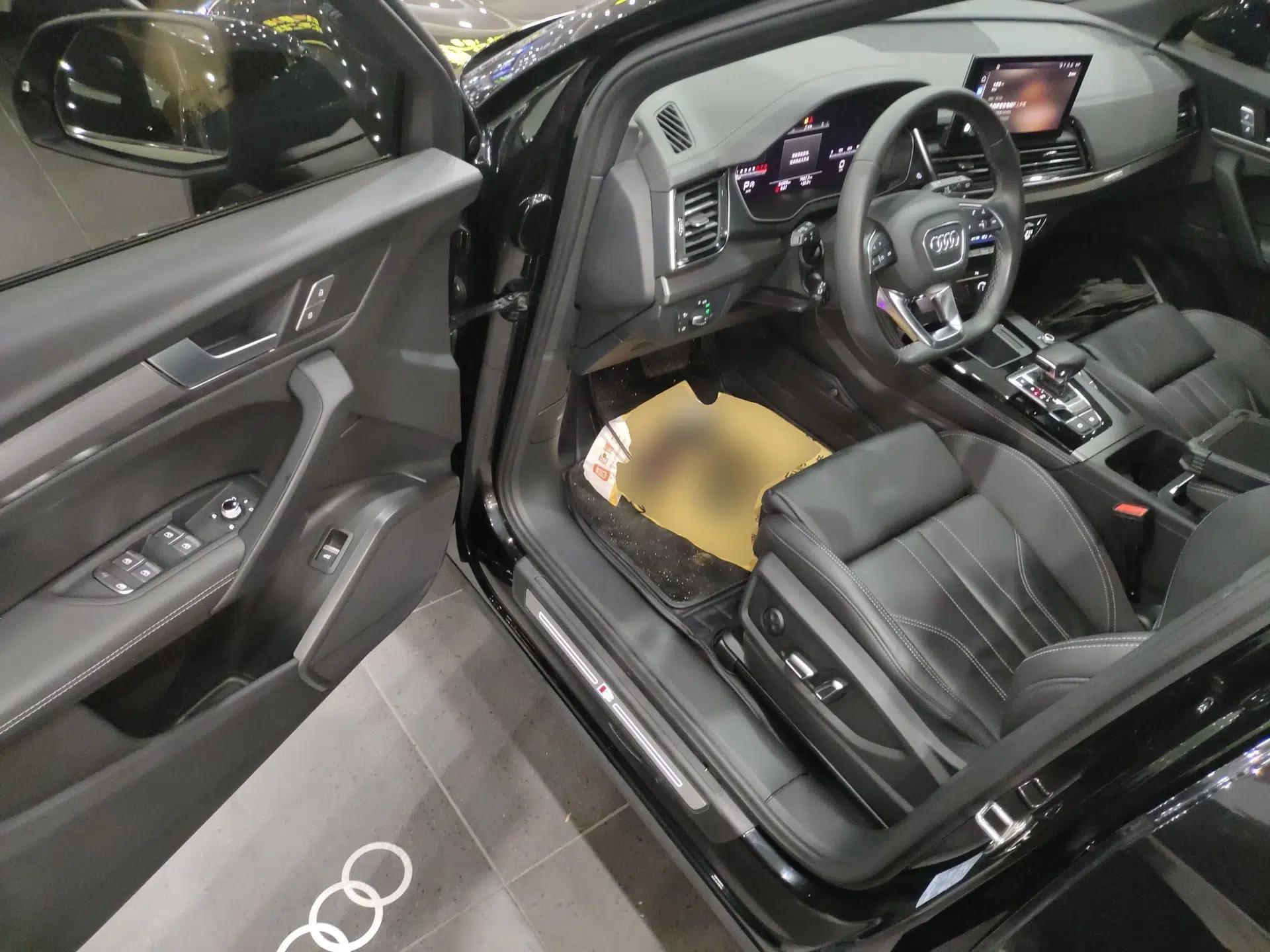 Audi Q5L 2023 40T Luxury Dynamic Model — миниатюра 19