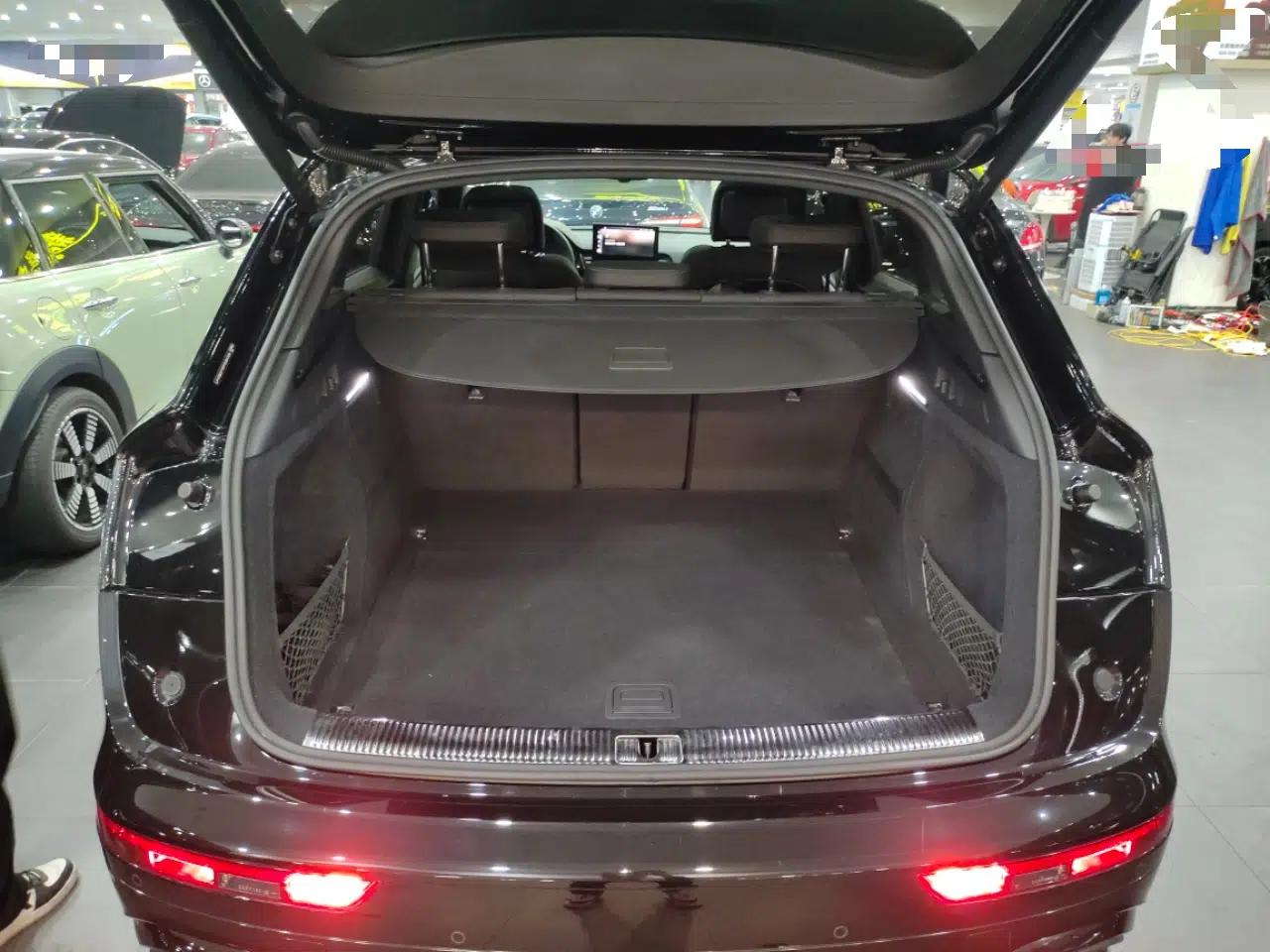 Audi Q5L 2023 40T Luxury Dynamic Model — миниатюра 22