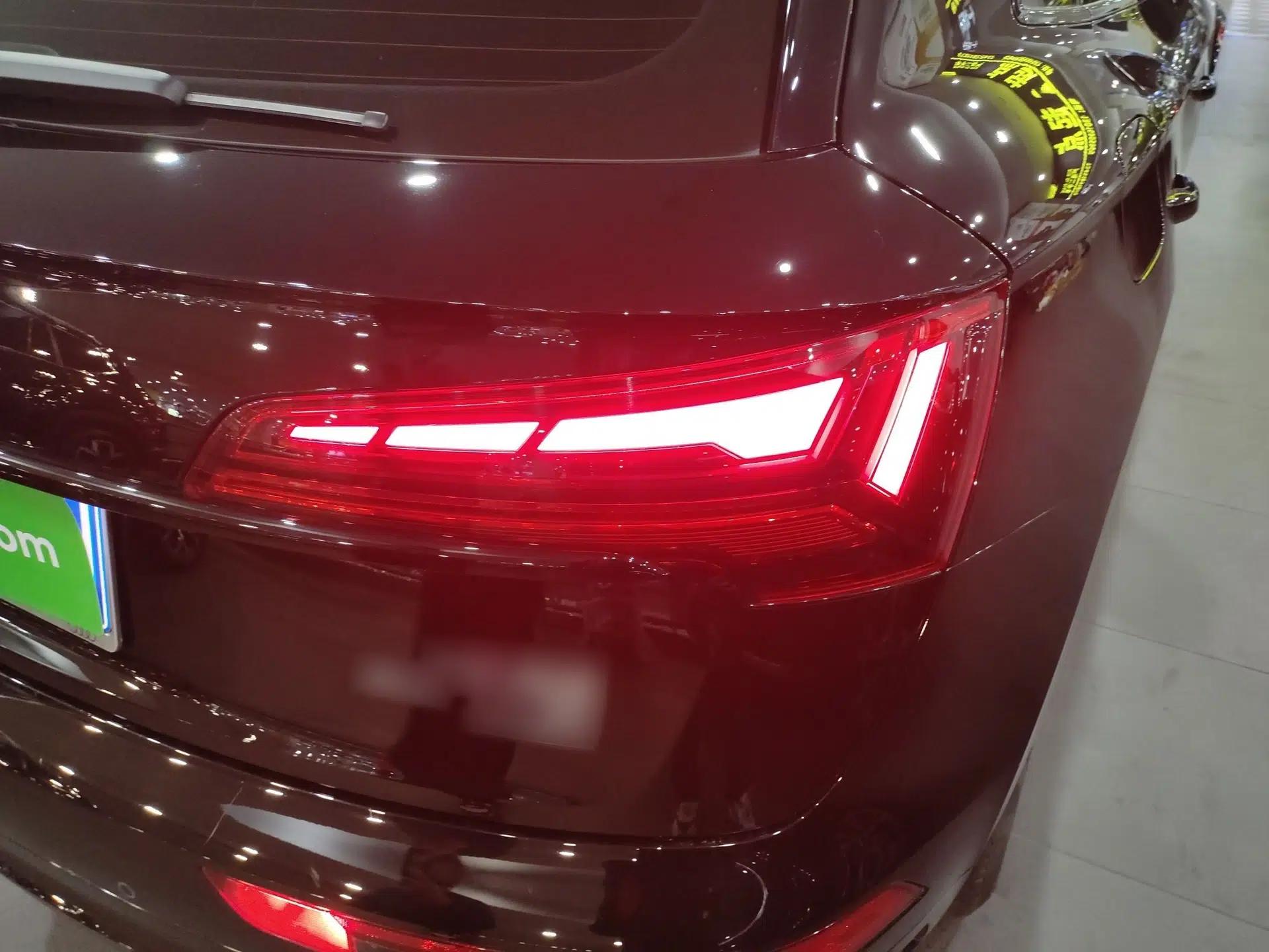 Audi Q5L 2023 40T Luxury Dynamic Model — миниатюра 7