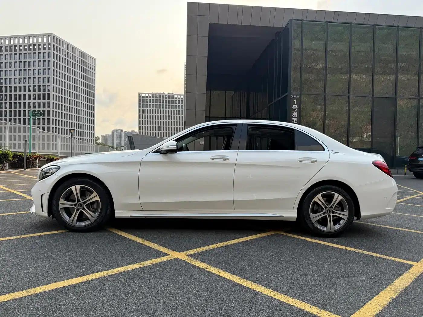 2020 Mercedes-Benz C-Class C 260 L Sport Edition — миниатюра 4