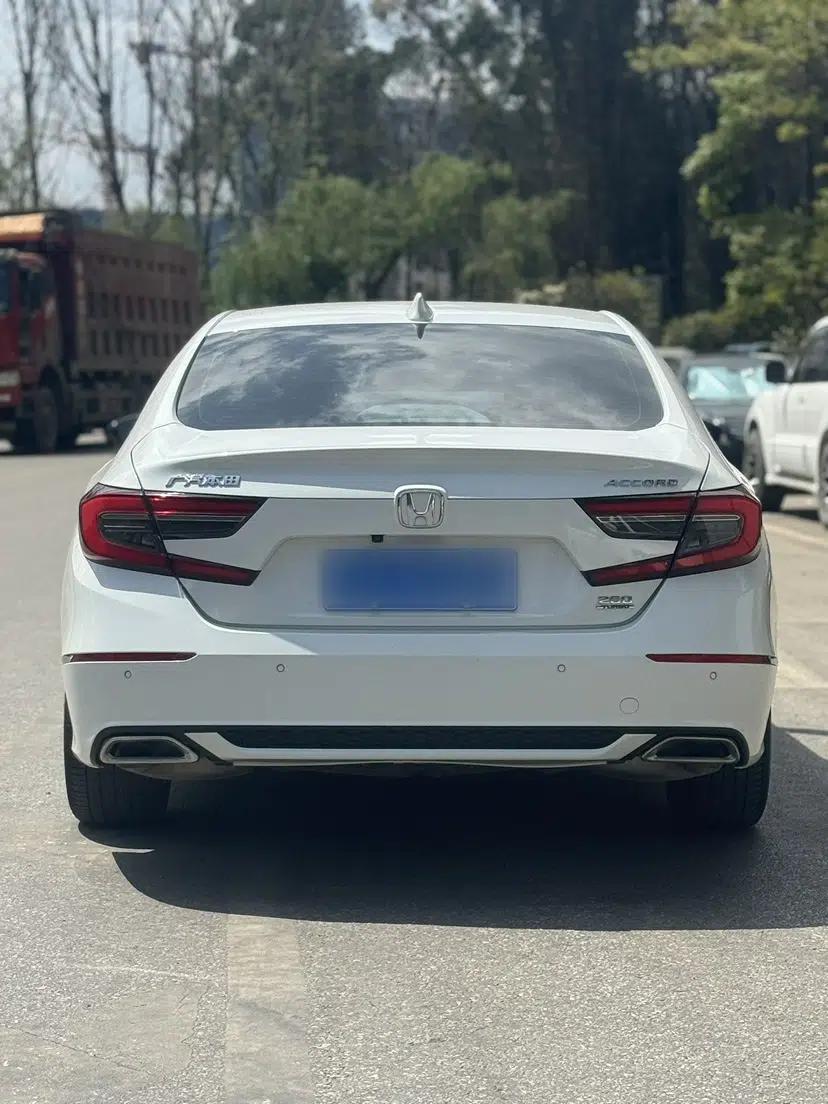 Honda Accord 2022 260TURBO Luxury Edition — миниатюра 3
