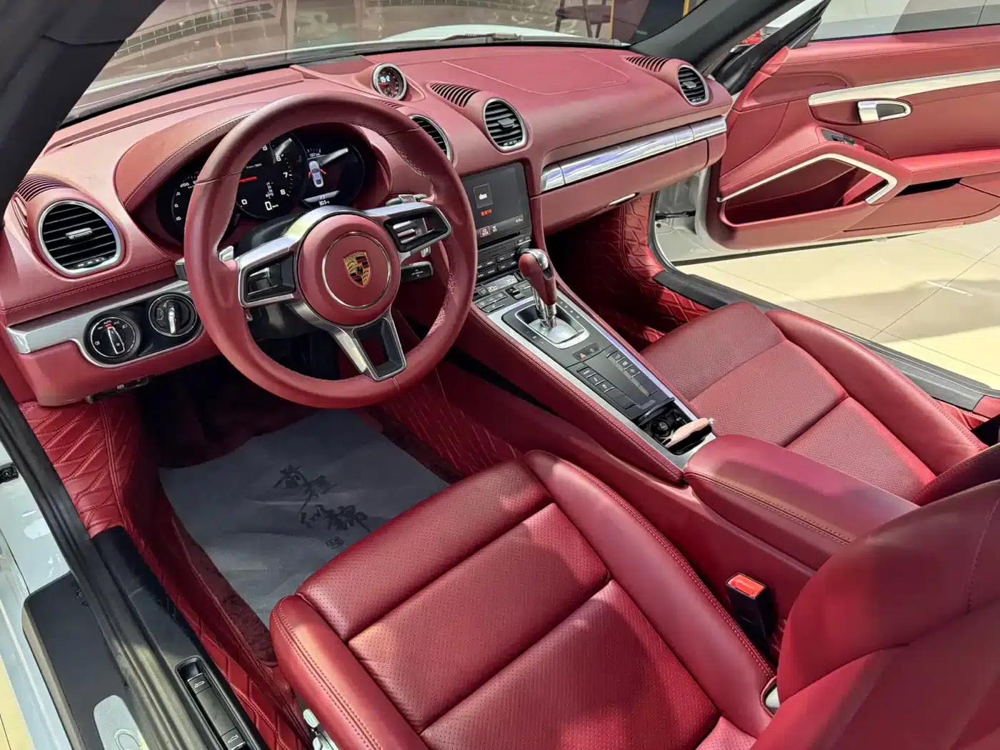 Porsche 718 Cayman 2018 2.0T — миниатюра 4