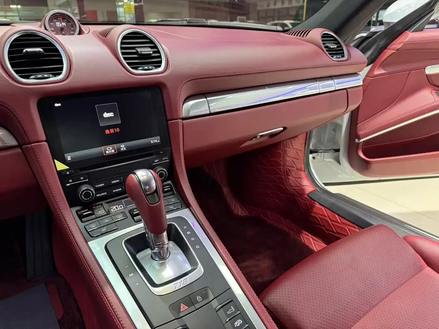 Porsche 718 Cayman 2018 2.0T — миниатюра 9
