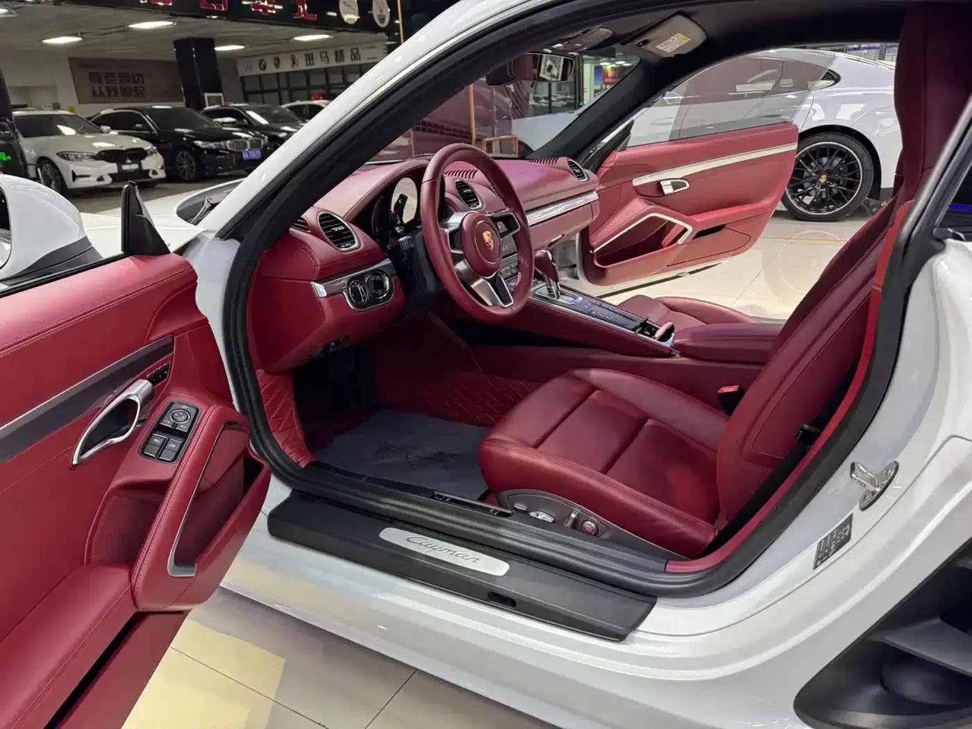 Porsche 718 Cayman 2018 2.0T — миниатюра 10